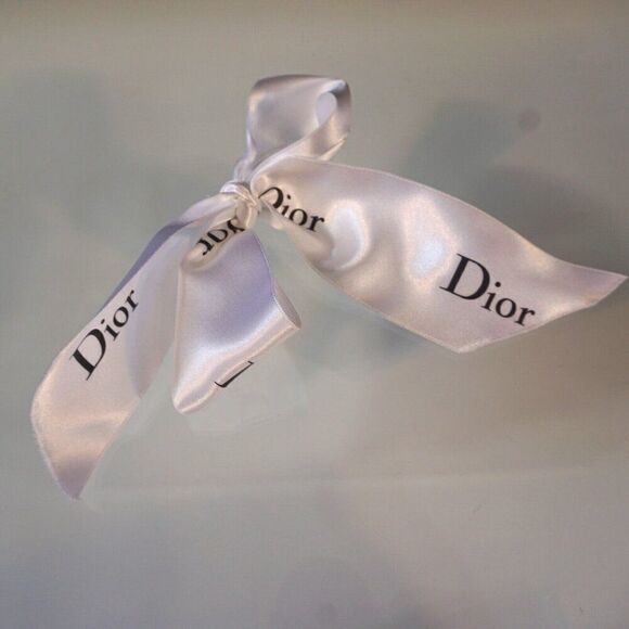 Dior Bag And Ribbon Bow - Picture 3 of 9